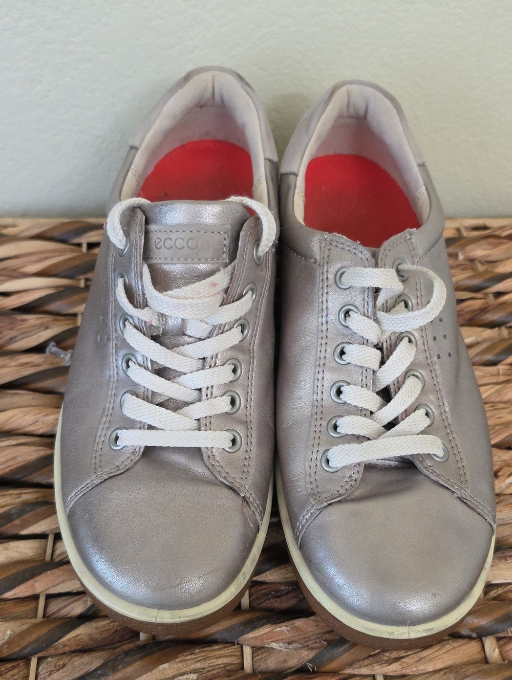 ECCO Women's Metallic Silver Leather Sneaker, Size 39